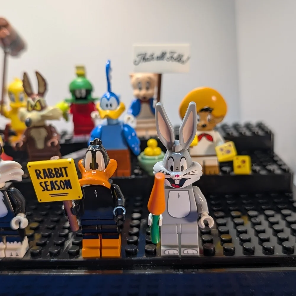 12 Minifigures-Looney Tunes LEGO Compatible Minifigures Set